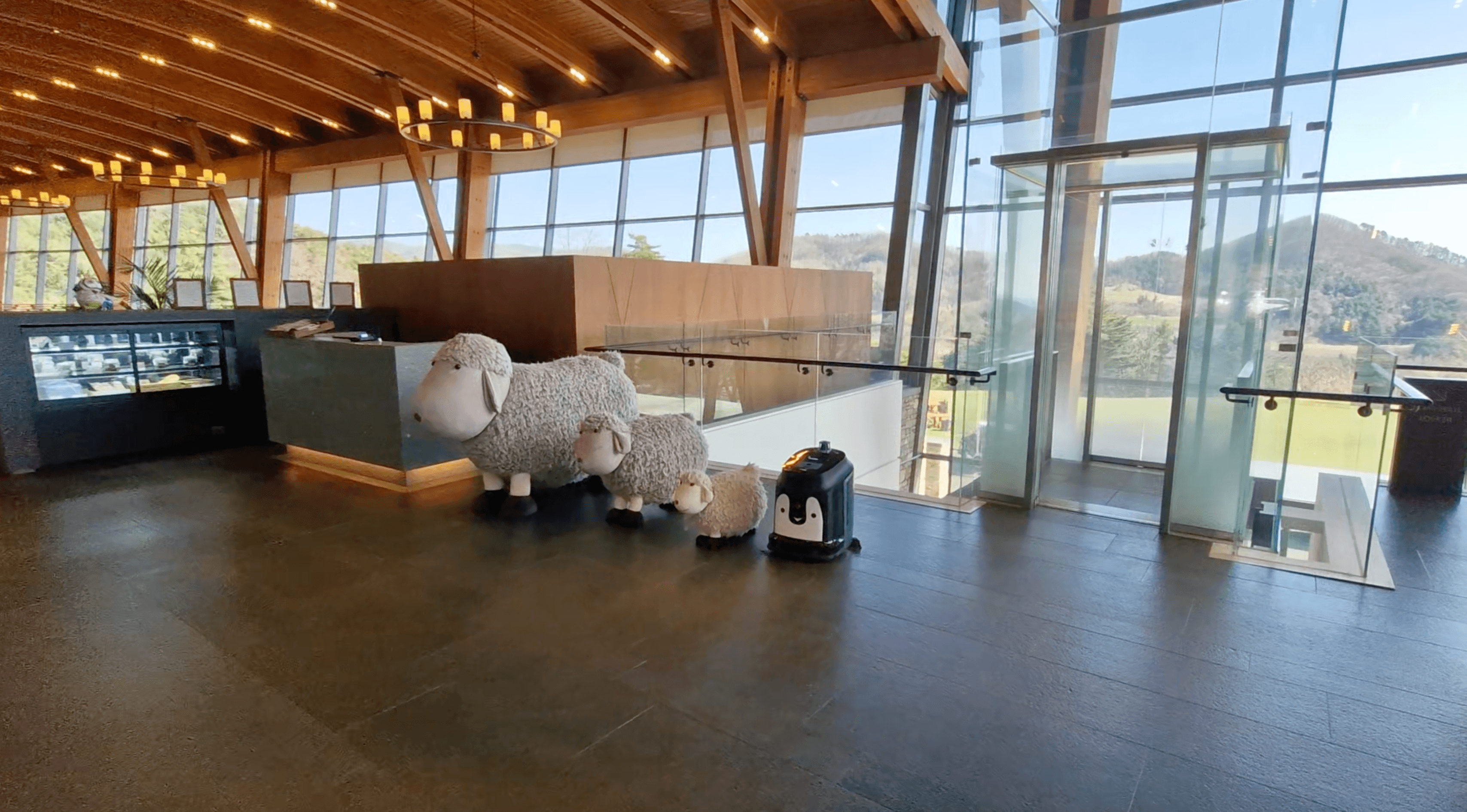 세이지우드CC 로비 청소로봇 판타스 1대