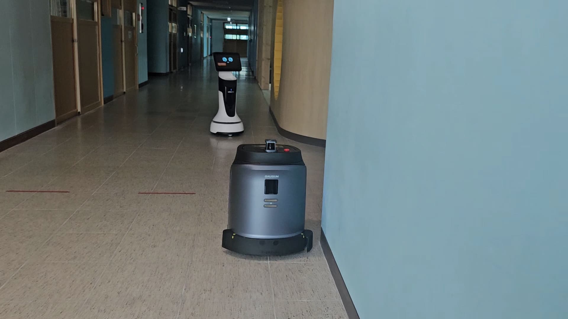 청소로봇·안내로봇 도입으로 달라진 밀양초등학교 🏫